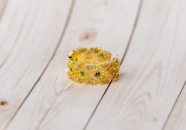Emerald. Gold Band Ring