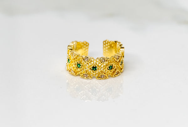 Emerald. Gold Band Ring